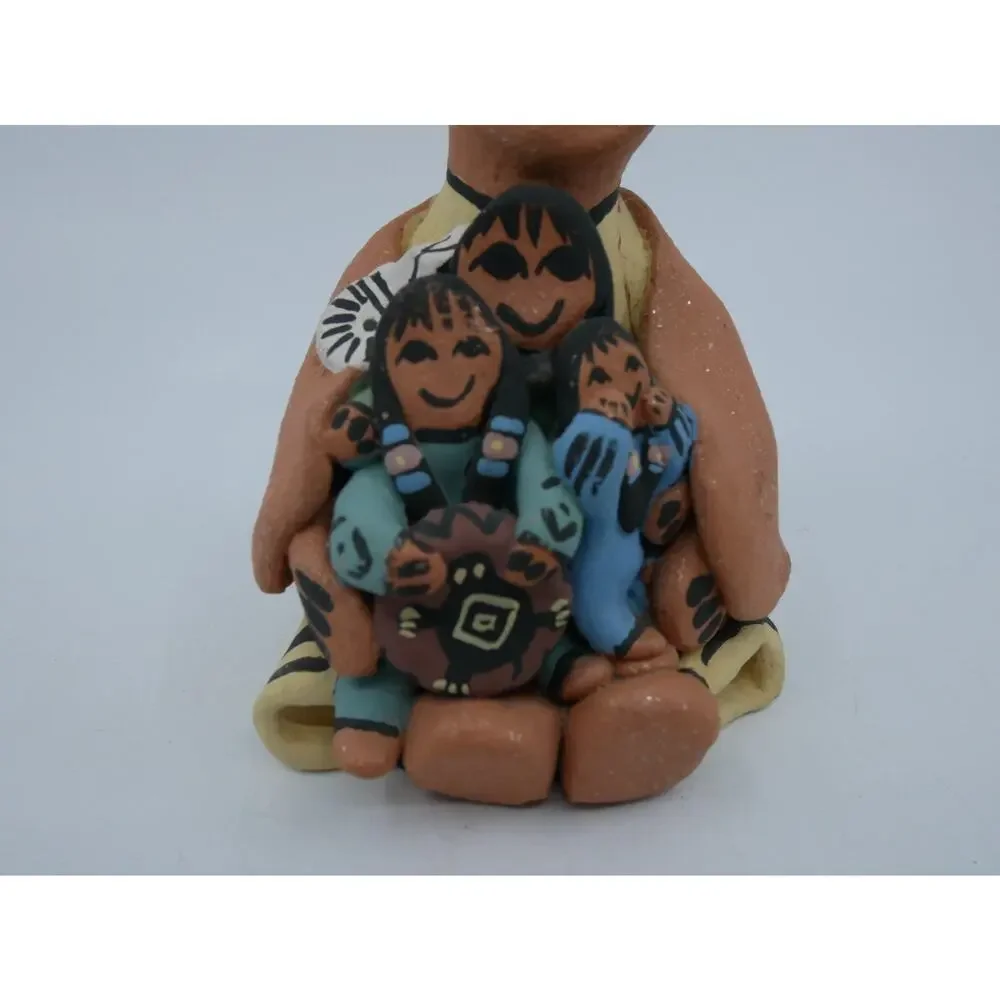 VTG Native American Taos Pueblo Storyteller W children Signed 1999 Figurine